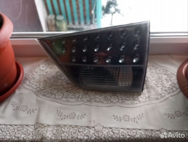 Фонарь задний правый mitsubishi outlander xl