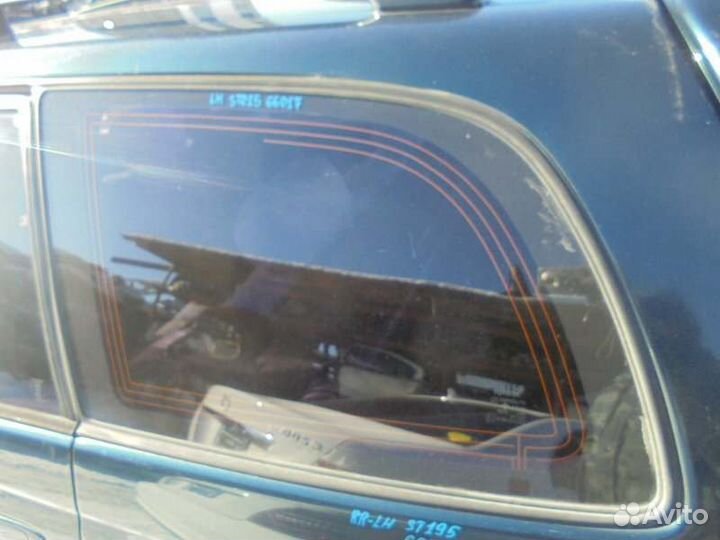 Стекло собачника левое Toyota Caldina ST195 3S-GE