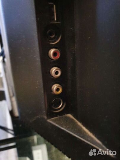 Телевизор Philips диагональ 42, ширина 1 м