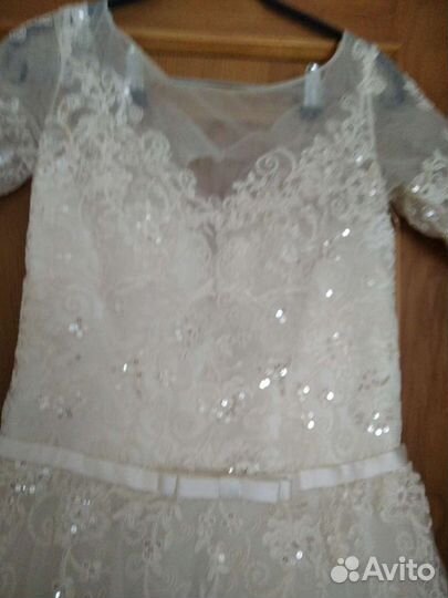 Свадебное платье А силуэта со шлейфом