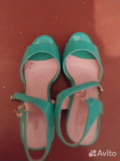 Босоножки новые 36