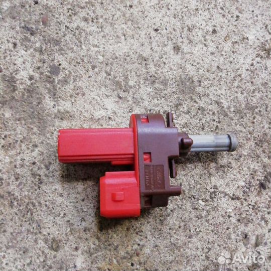 Датчик положения сцепления 95BB-7C534-AC