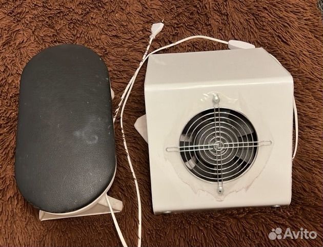 Пылесос и подставка для рук