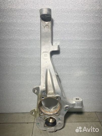 Кулак поворотный передний правый Mercedes-Benz