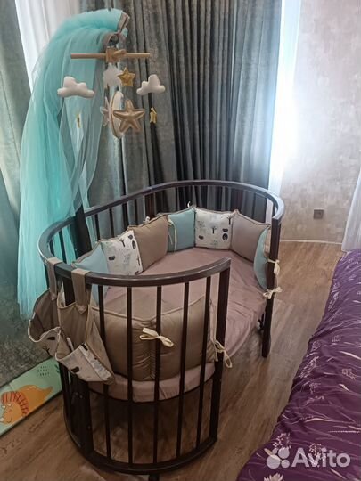 Детская кроватка люлька с маятником