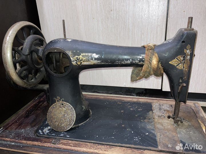 Швейная машинка зингер