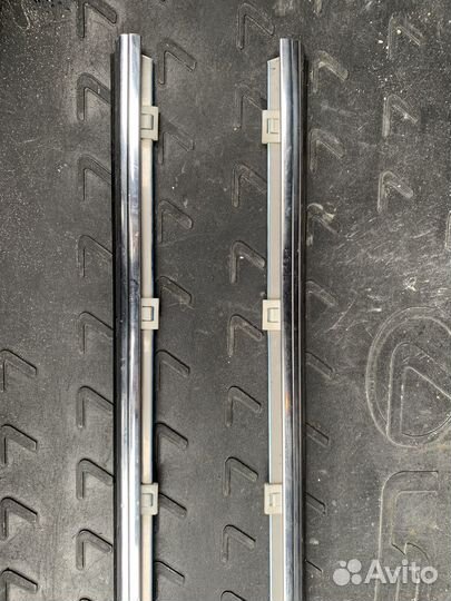 Модиги задних дверей Lexus IS250 2007 года