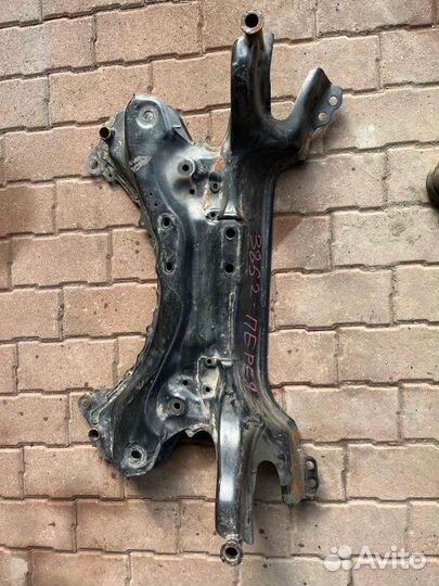 Балка подвески передняя Toyota Corolla 150 2010