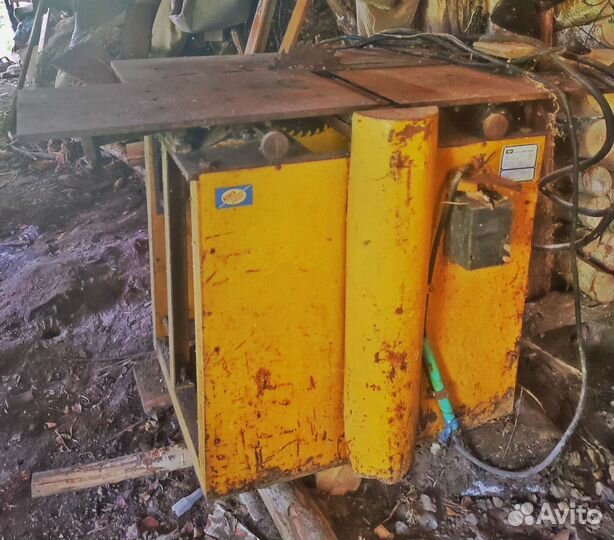 Станок деревообрабатывающий