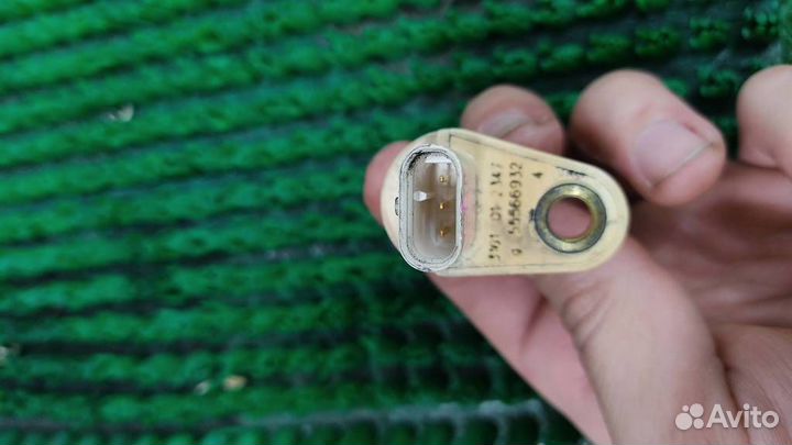 Датчик положения распредвала Opel Corsa D 2011