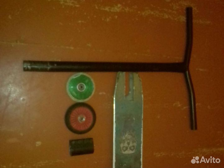 Продаю запчасти от самоката