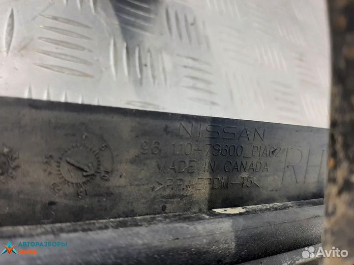 Накладка декоративная Infiniti QX56 2006