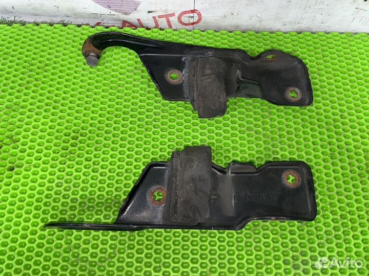 Петли капота Chevrolet Suburban GMT400