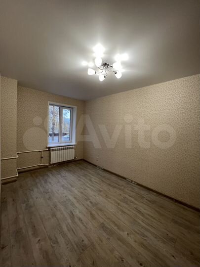 4-к. квартира, 70 м², 2/4 эт.