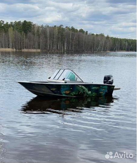 Лодка с мотором
