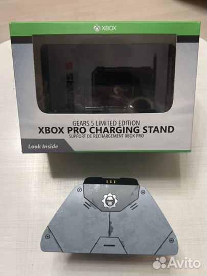 Xbox Pro Charging Stand Gears 5 Limited Edition