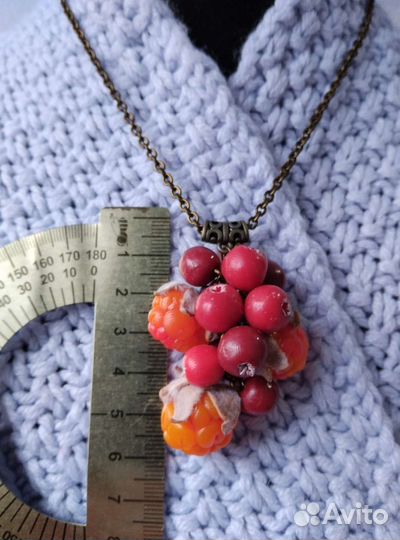 Кулон ягоды. Морошка, брусника