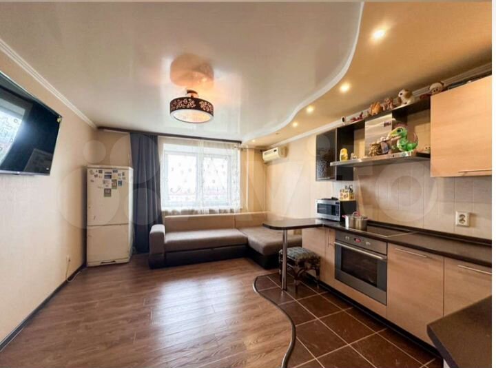 2-к. квартира, 52 м², 8/10 эт.