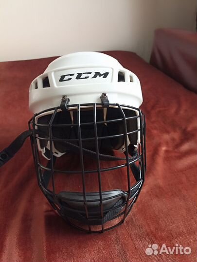 Хоккейный шлем