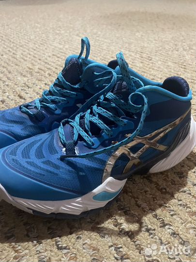 Спортивные кроссовки asics