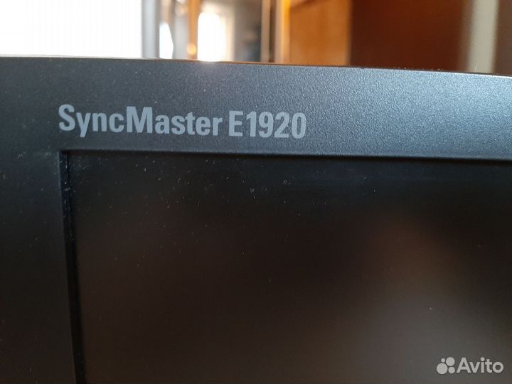 Монитор Samsung SyncMaster E1920 19 дюймов