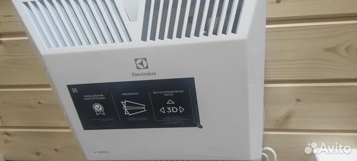 Обогреватель электрический настенный