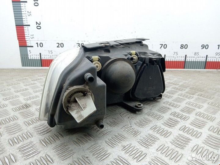 Фара передняя для Volkswagen Passat 5 GP