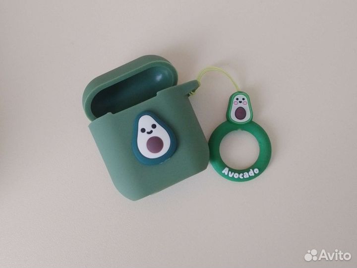 Продам чехол от Airpods