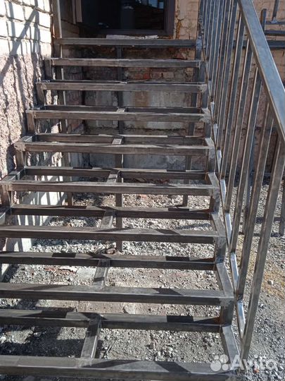 Лестница из металла