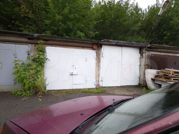 Гараж, > 30 м²