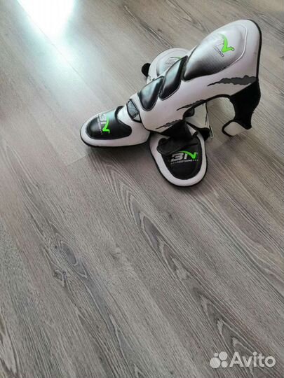 Защита на ноги для единоборства