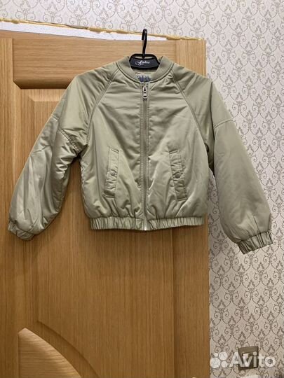 Куртка бомбер Zara для девочки, новая, рост 140