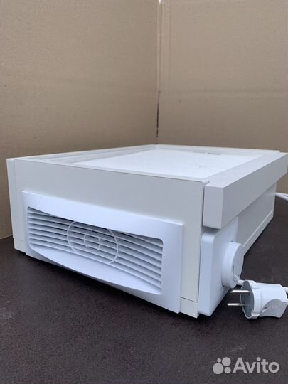 Маникюрная вытяжка