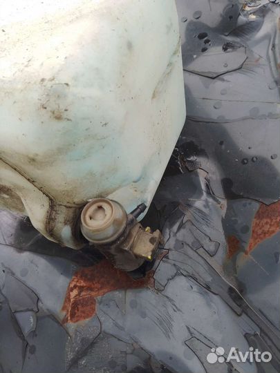 Бачок омывателя с моторчиком honda civic