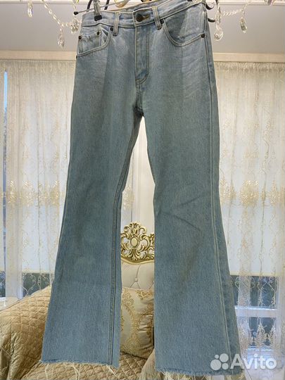 Джинсы разные