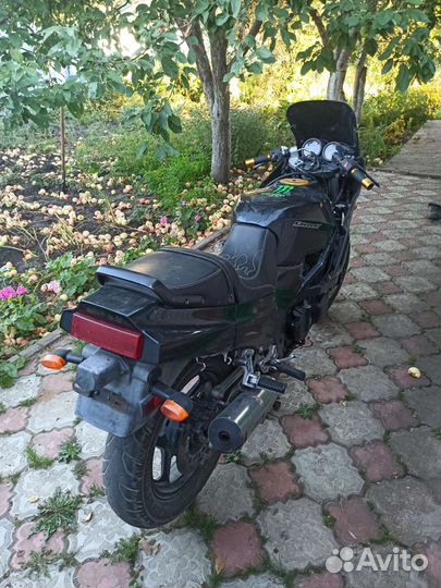 Kawasaki gpz 400 r