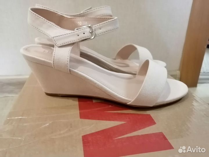 Сандалии женские 38 размер