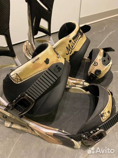 Крепления для сноуборда Burton Mission L