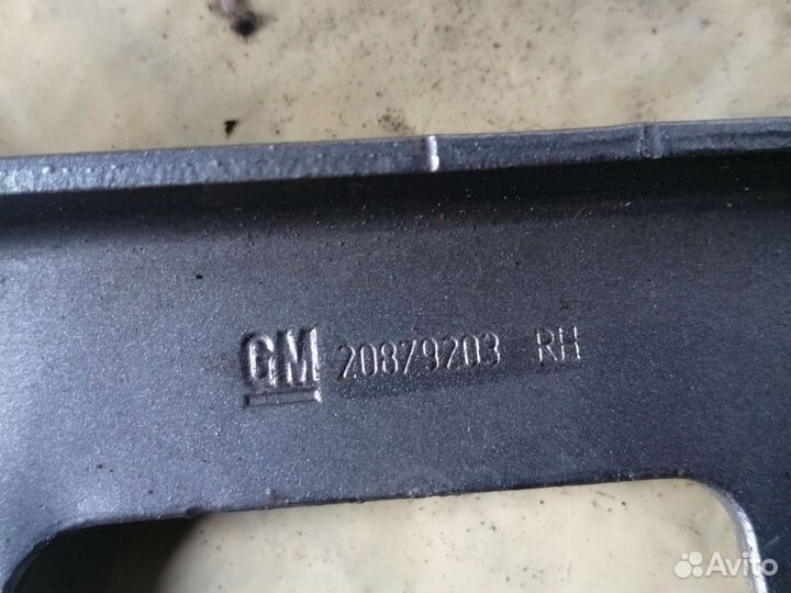 Петли капота Opel Astra J