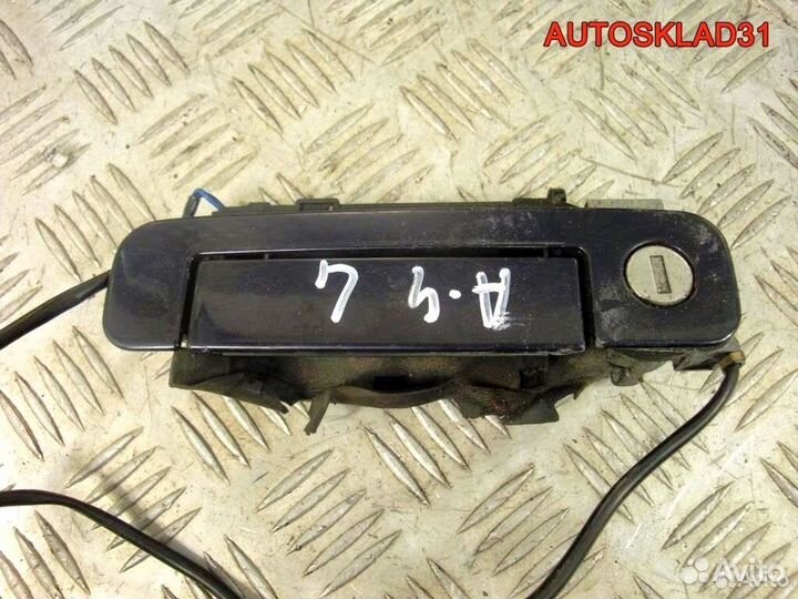 Ручка двери передняя левая Audi A4 B5 4A0837205D