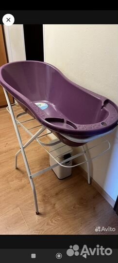 Детская ванночка для купания с подставкой