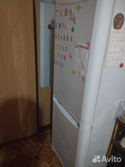 Холодильник бу indesit
