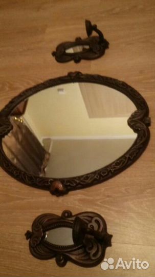 Зеркало с подсвечниками