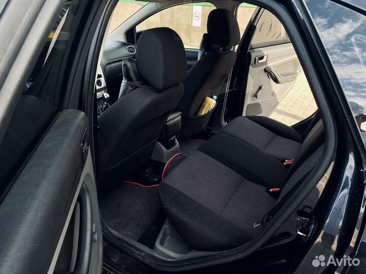 Ford Focus 1.4 МТ, 2010, 180 000 км