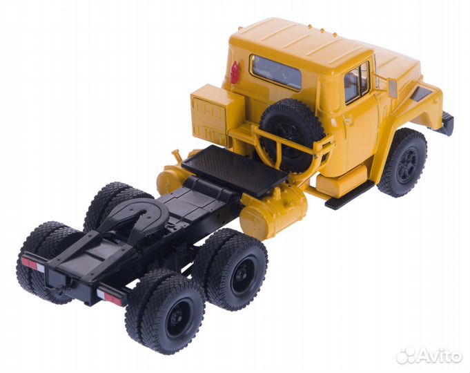 Краз-252 седельный тягач (1979-1990), желтый