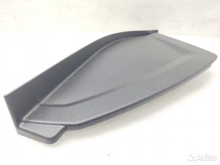 Накладка на торпедо левая Land Rover Discovery 5