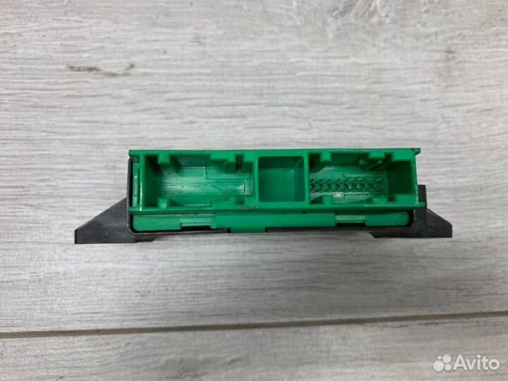 Блок управления парктроником Peugeot 208 хэтчбек