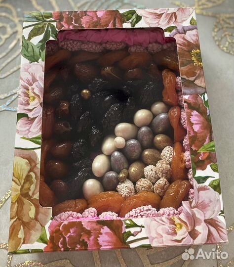 Боксы с орехами и сухофруктами