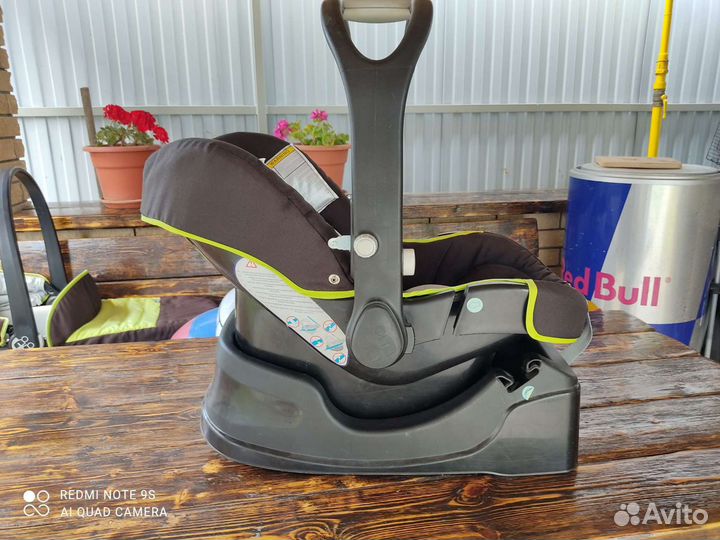 Детское автокресло Chicco 0 - 6 кг