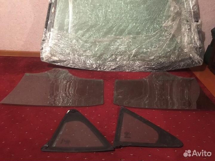 Стекла на Мерседес 212